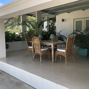 Studio Zara Apartment Savaneta